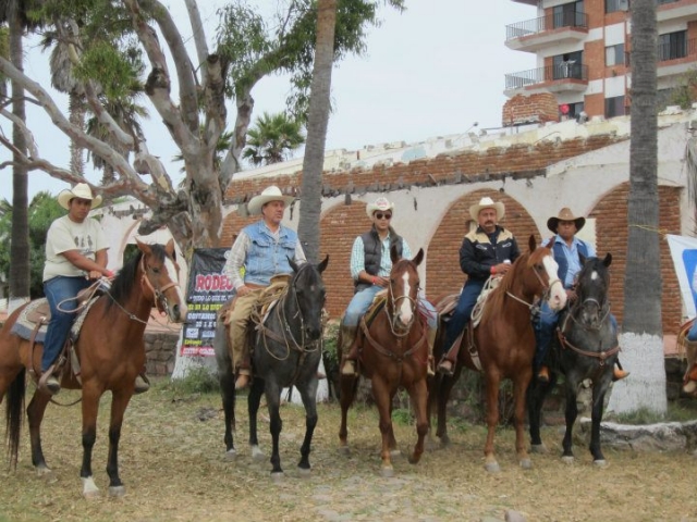 Rutas a caballo en grupo